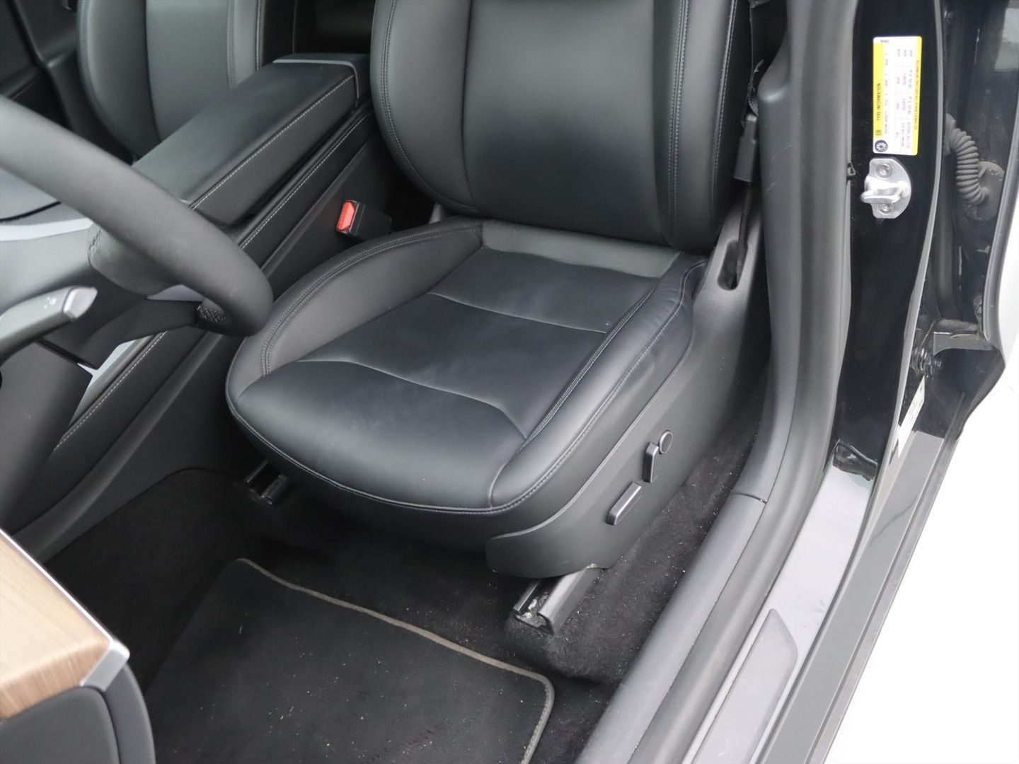 Tesla Model Y Long Range AWD 351pk [ AMD RYZEN+AUTOPIL