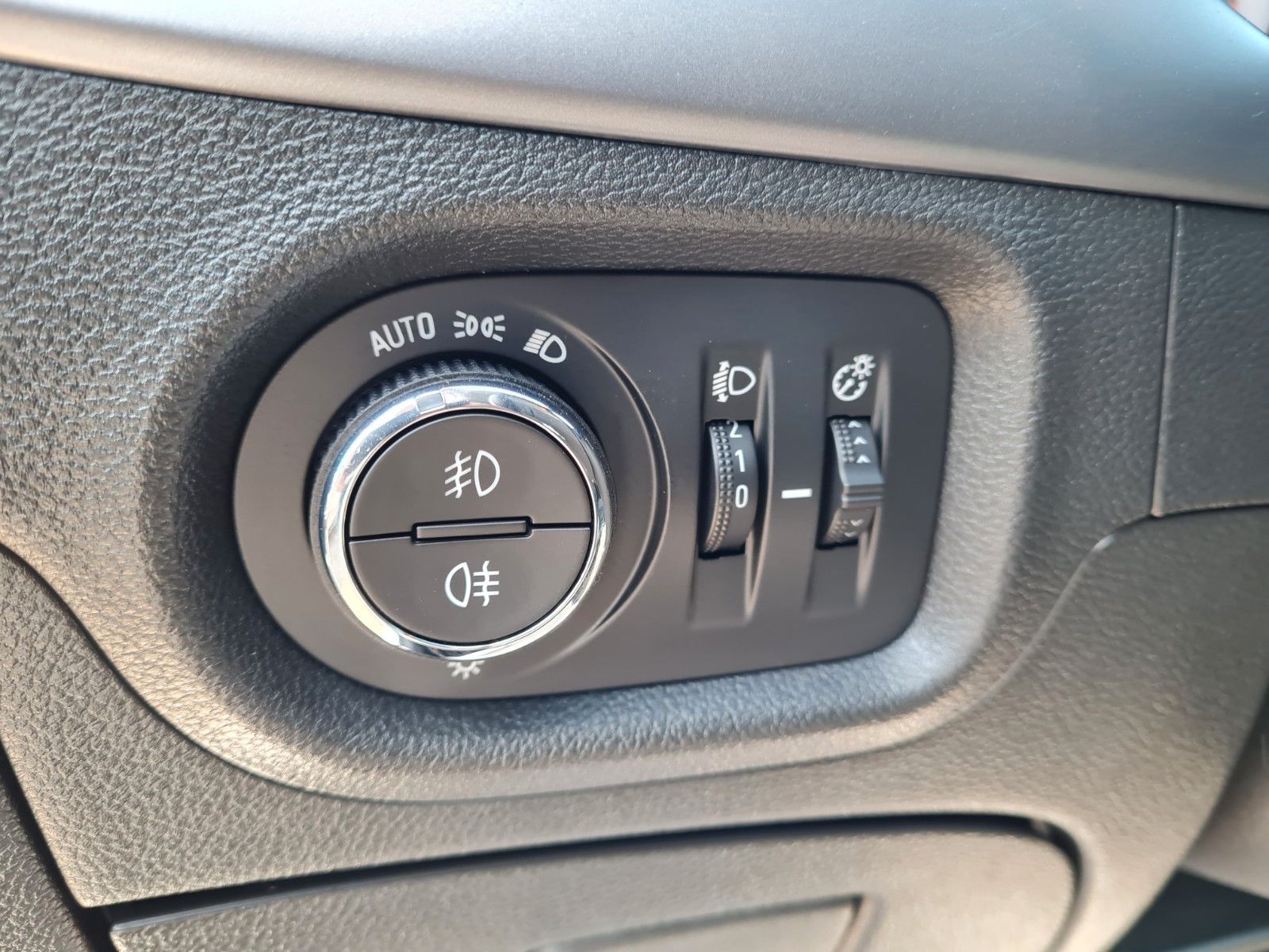 Opel Astra K Sports Tourer - Samsaru's Car Outlet