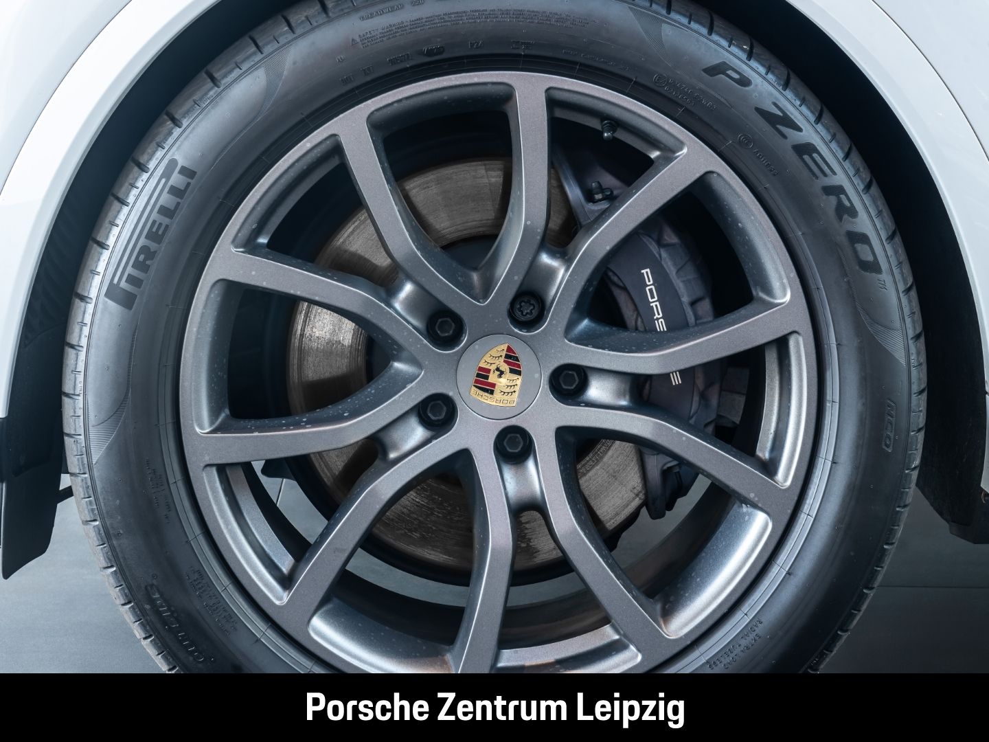 Porsche Cayenne E-Hybrid Coupe SportDesign HD-Matrix Inn