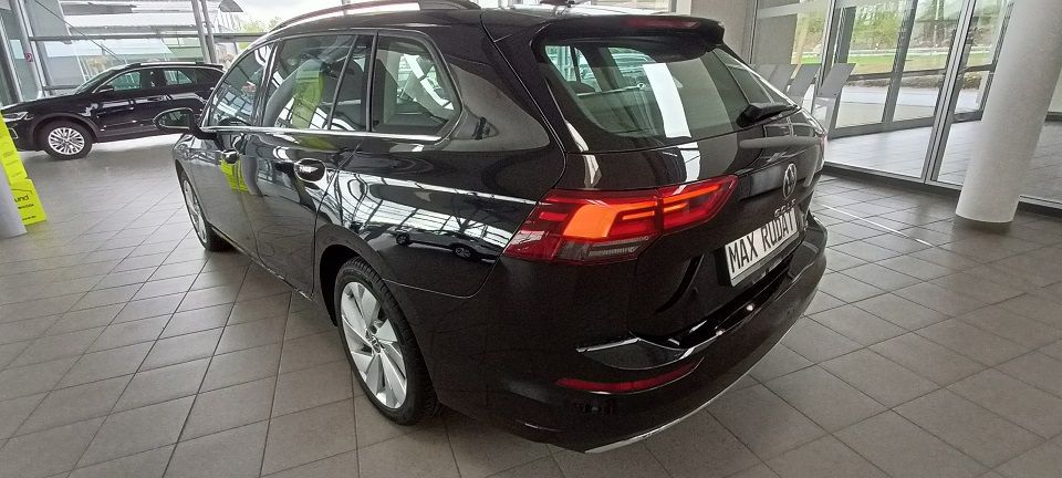 Volkswagen Golf Variant 1.5 TSI Style - Samsaru's Car Outlet