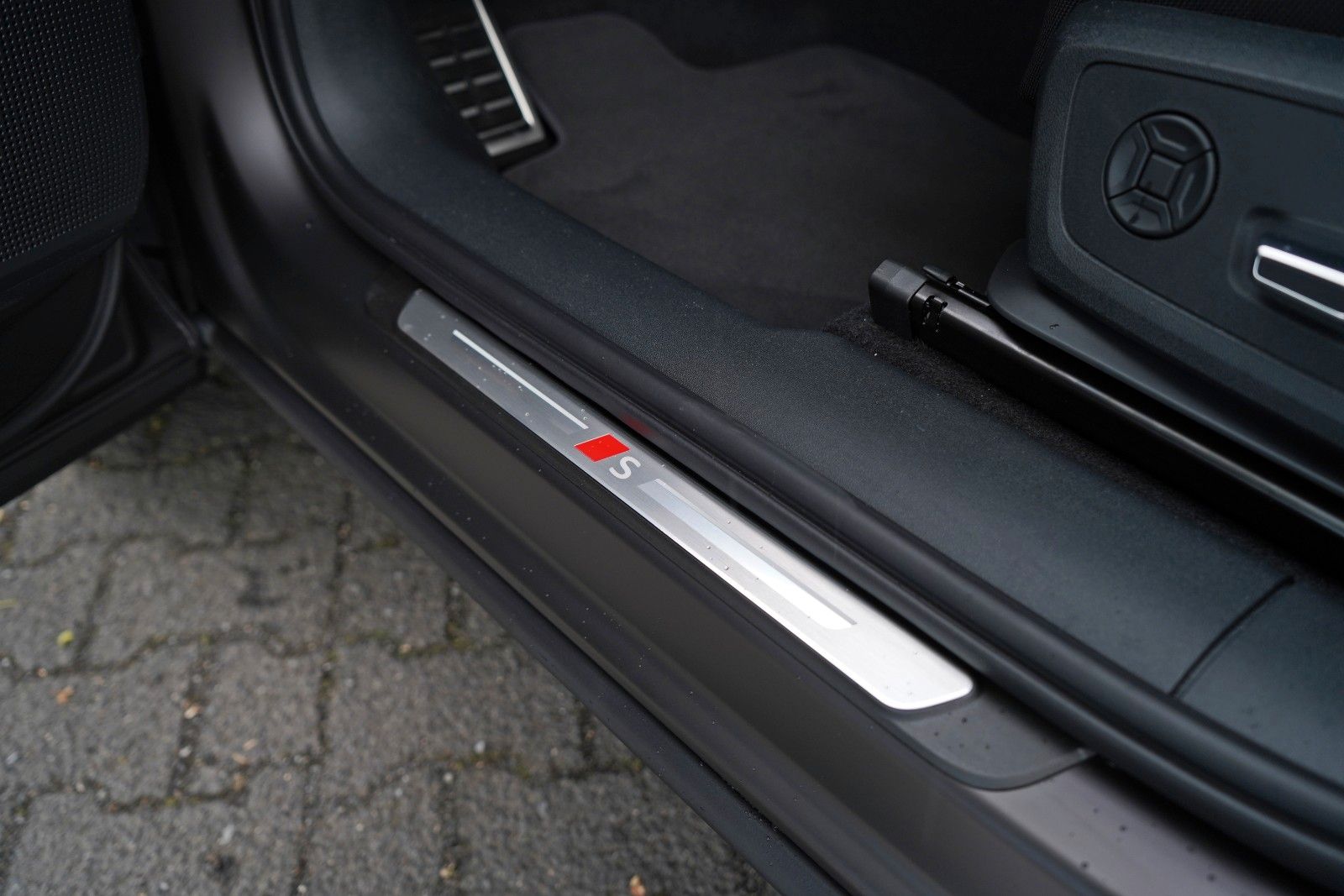 Audi Q3 SUV e-hybrid AHK S-LINE PANO TECH PRO MATRIX