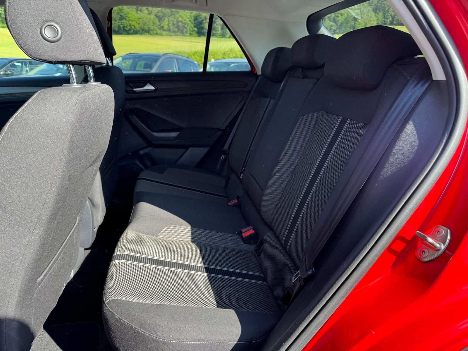 Volkswagen T-Roc 2.0 TDI Style - Samsaru's Car Outlet