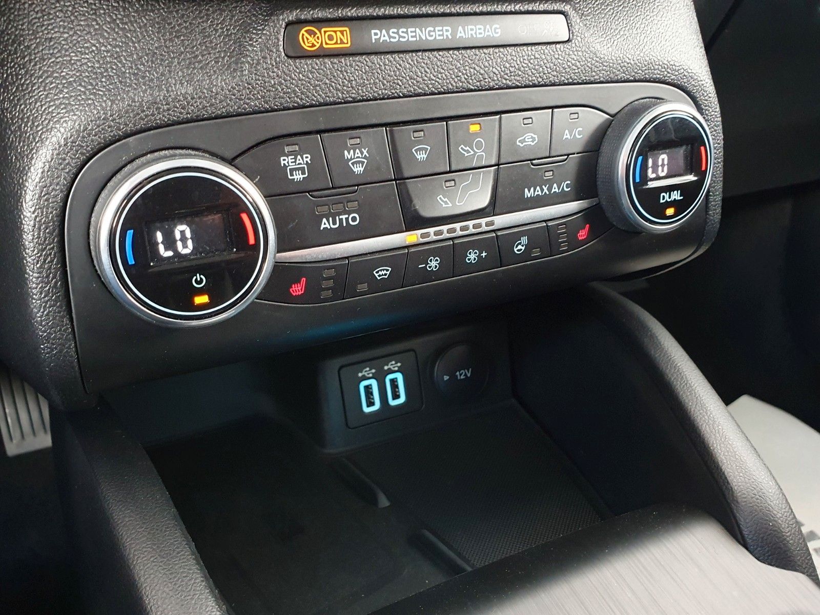 Ford Focus Turnier Active - Samsaru's Car Outlet