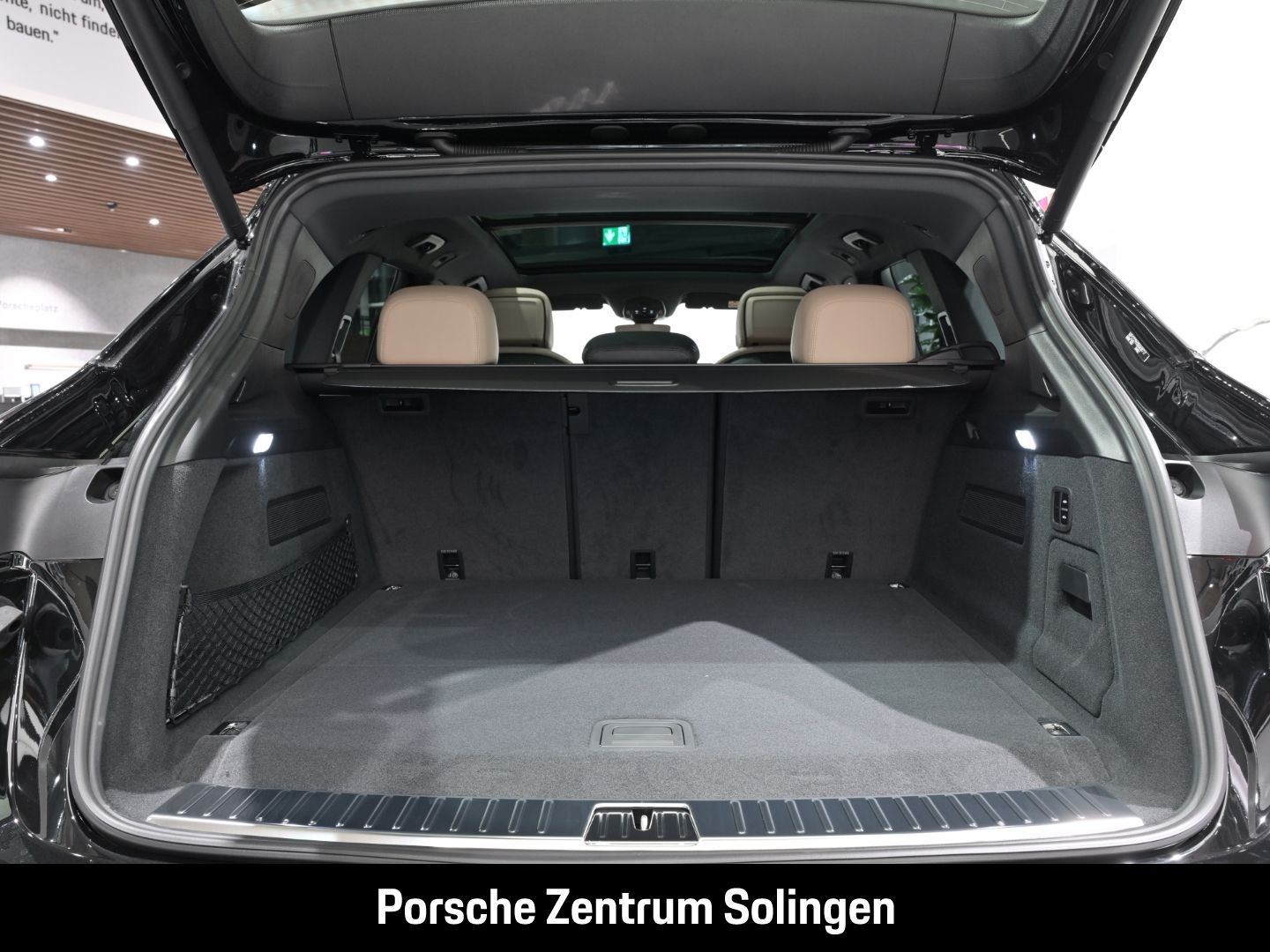 Porsche Cayenne E-Hybrid Panoramadach Bose Beifahrerdisp