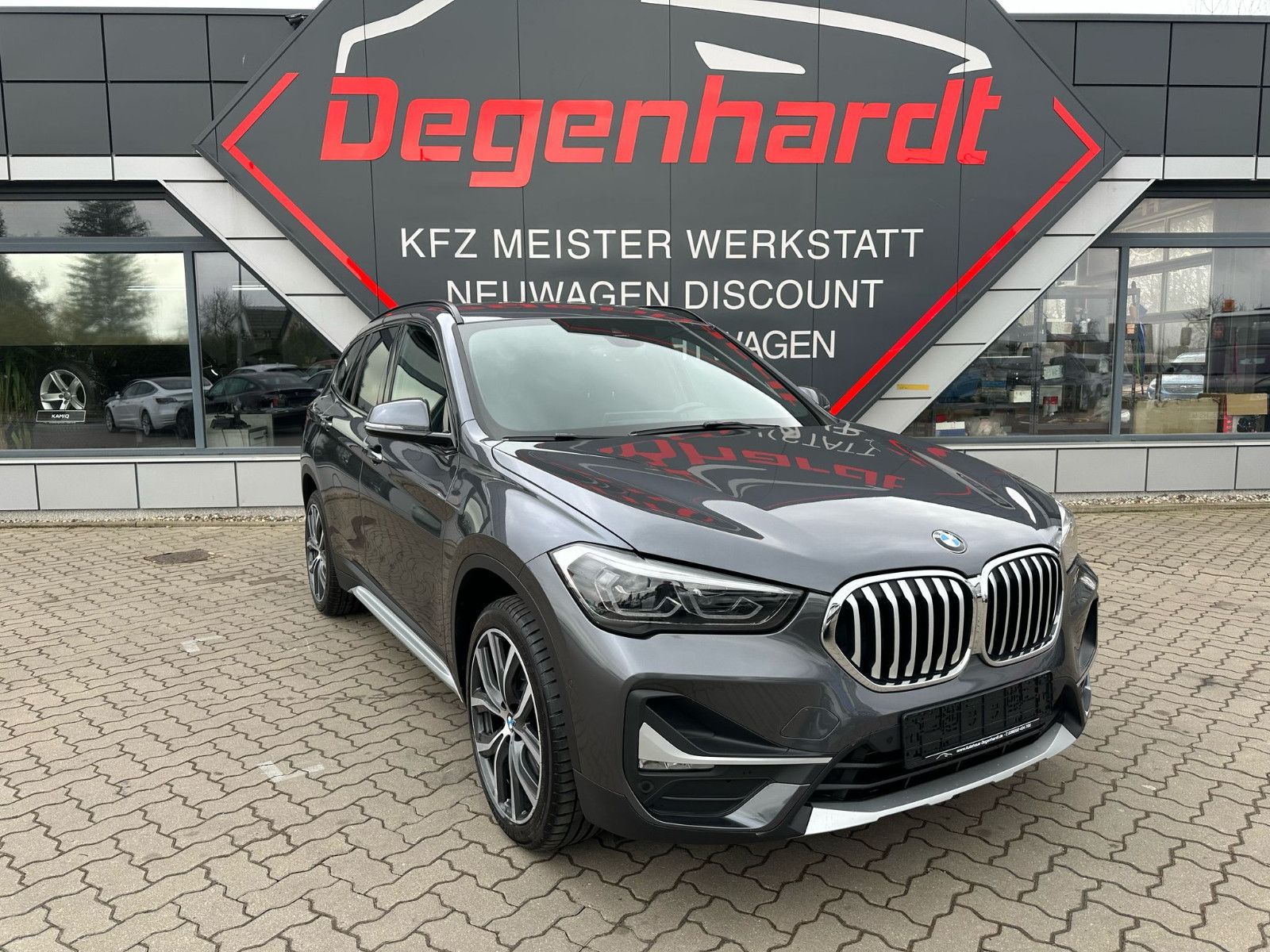 BMW X1 xDrive 25 i xLine - Samsaru's Car Outlet