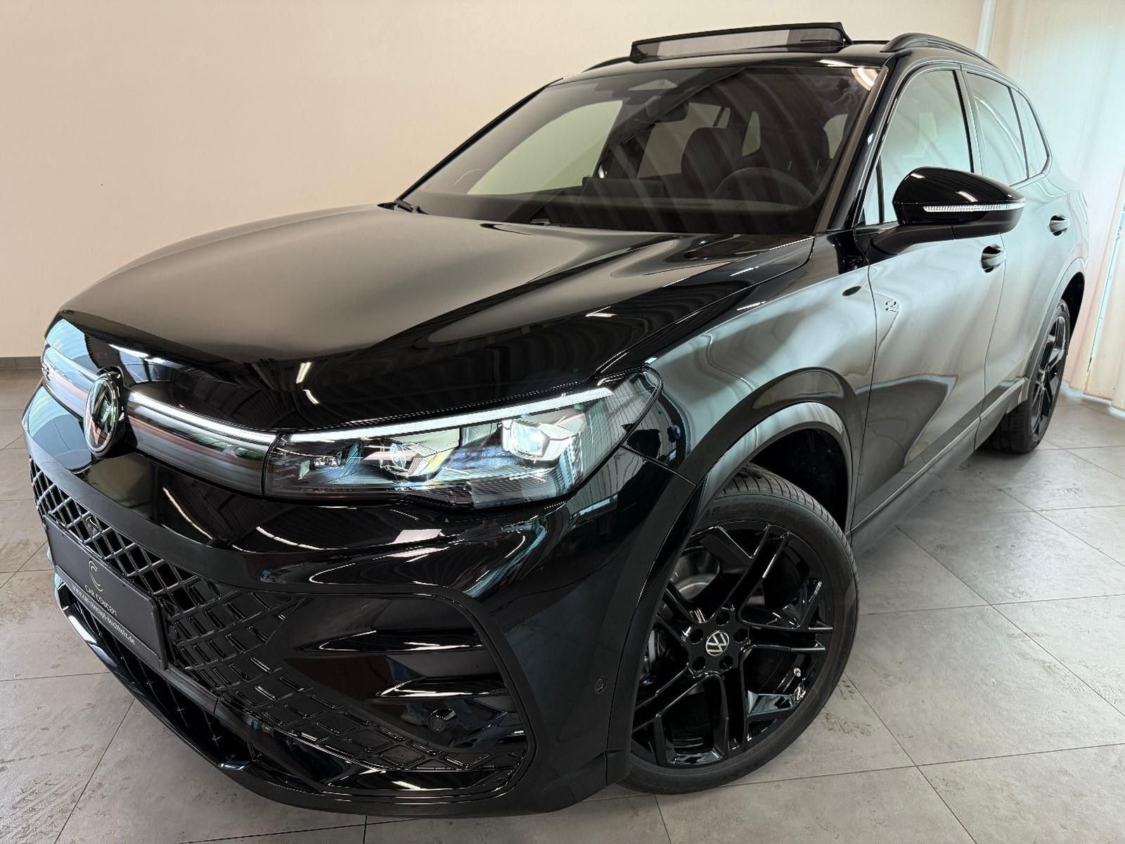 Volkswagen Tiguan 2.0 TDI 4M R-Line PANO LEDER HEAD UP 360°