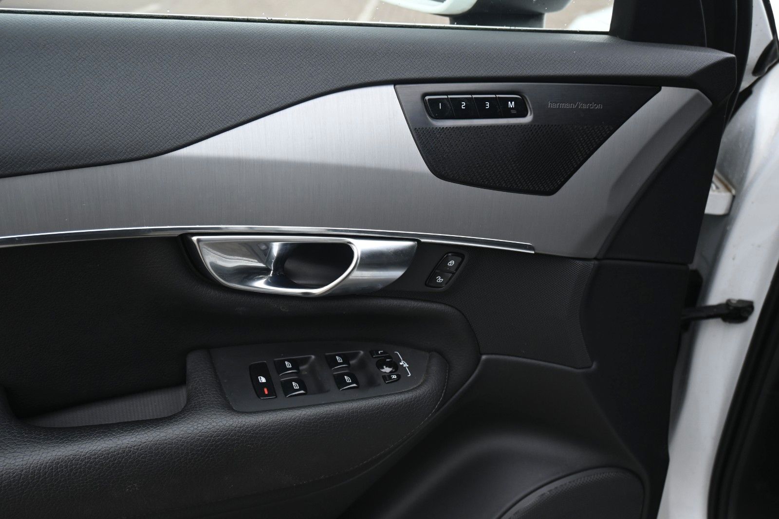 Volvo XC90 T8 AWD Inscrip. - Samsaru's Car Outlet