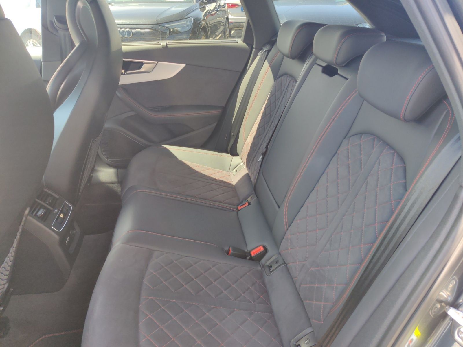 Audi A4 Avant 40 TDI q. S-Tronic S-Line 2x, Matrix, A