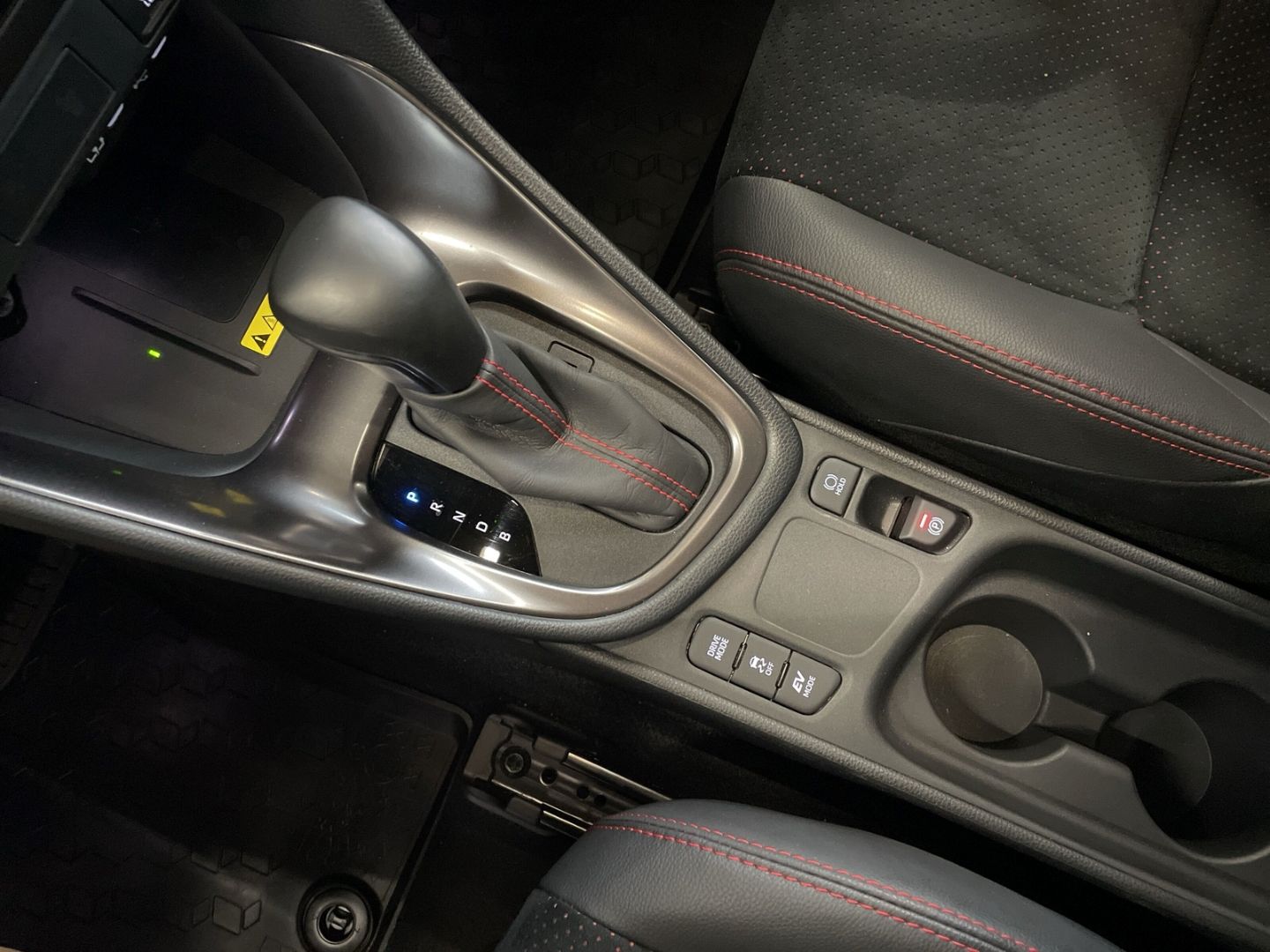 Toyota Yaris 1,5-l-VVT-iE Hybrid GR Sport HUD Navi Soun