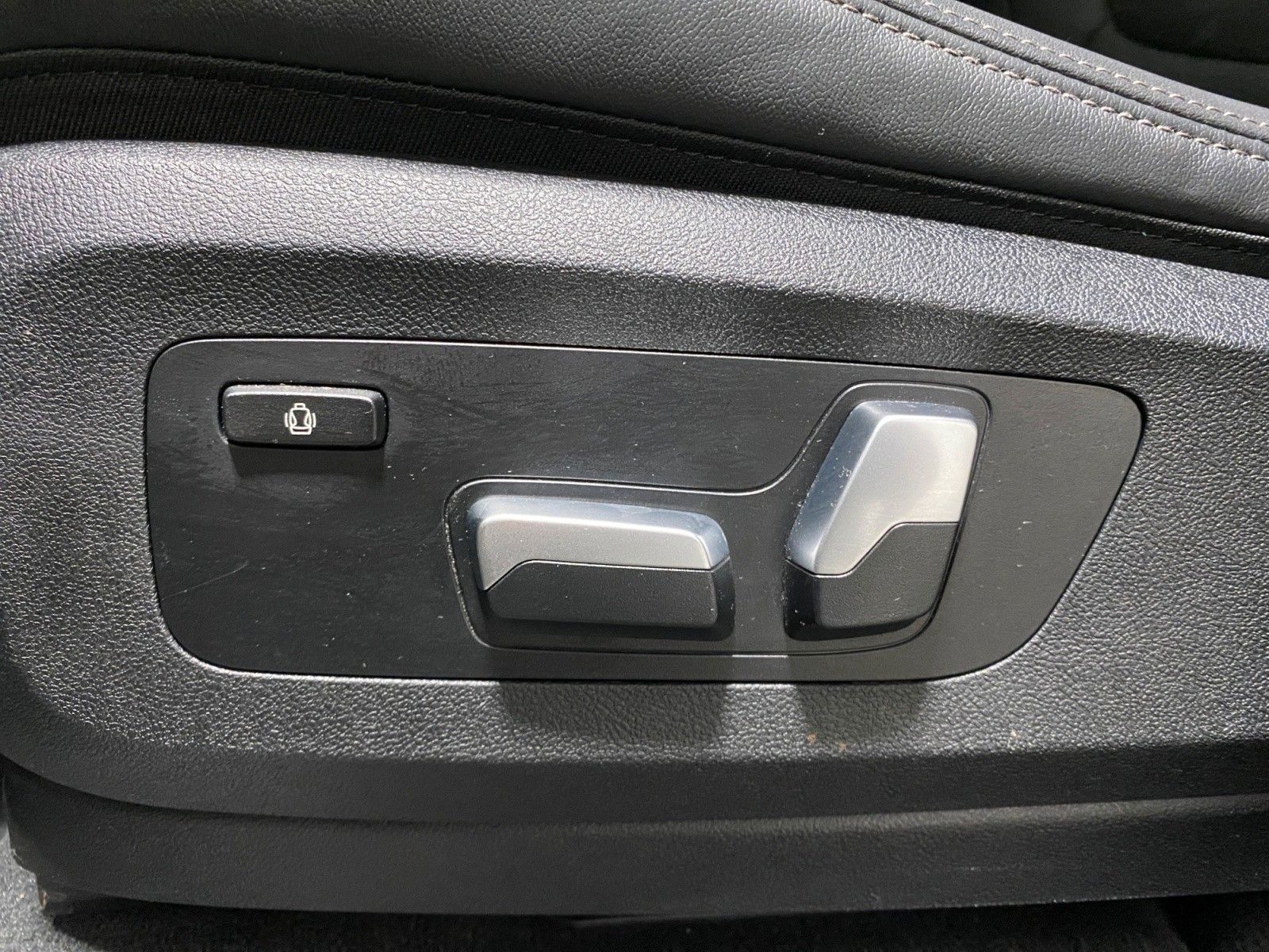 BMW X5 xDrive 30d M-Shadow HuD LEDER AHK LED 20 Zoll