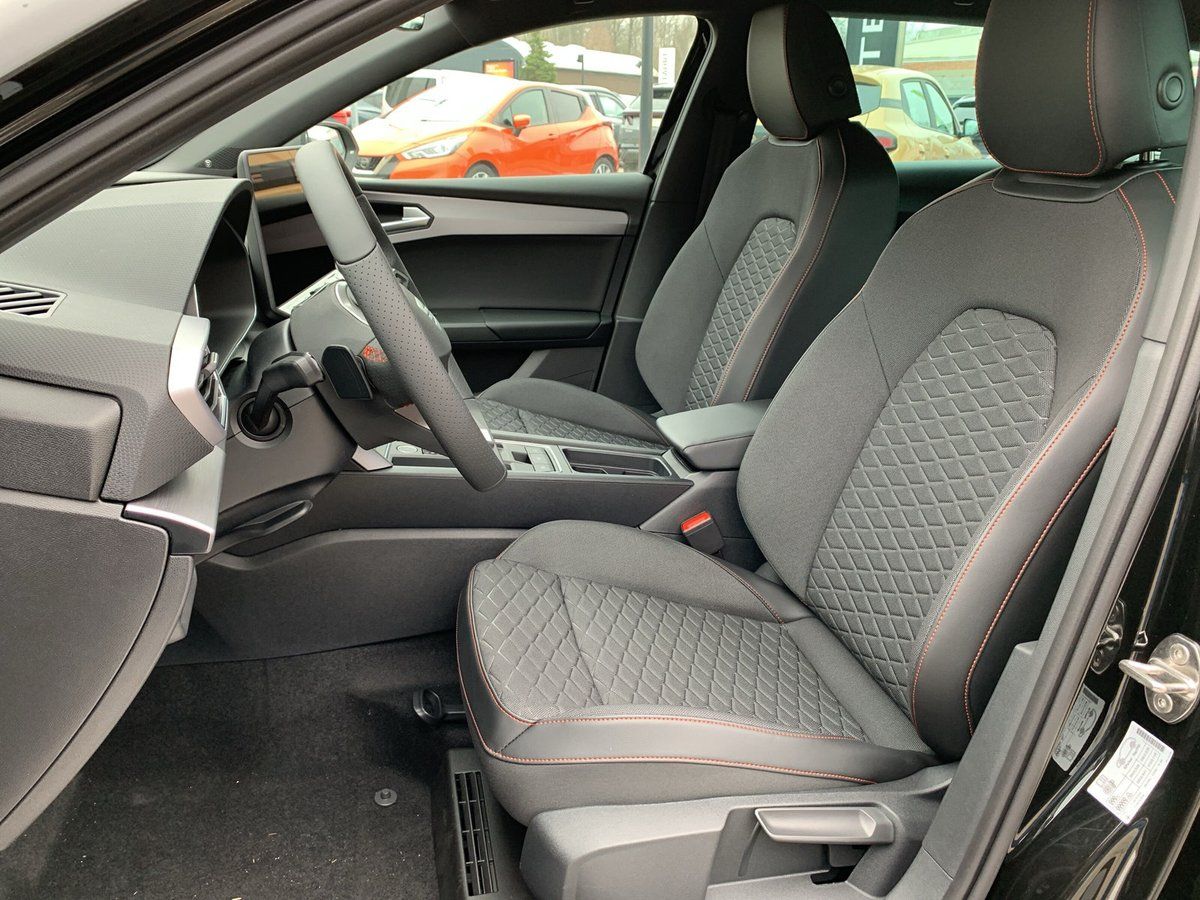 Seat Leon FR  1.5 ETSI DSG MATRIX+SHZ+NAV