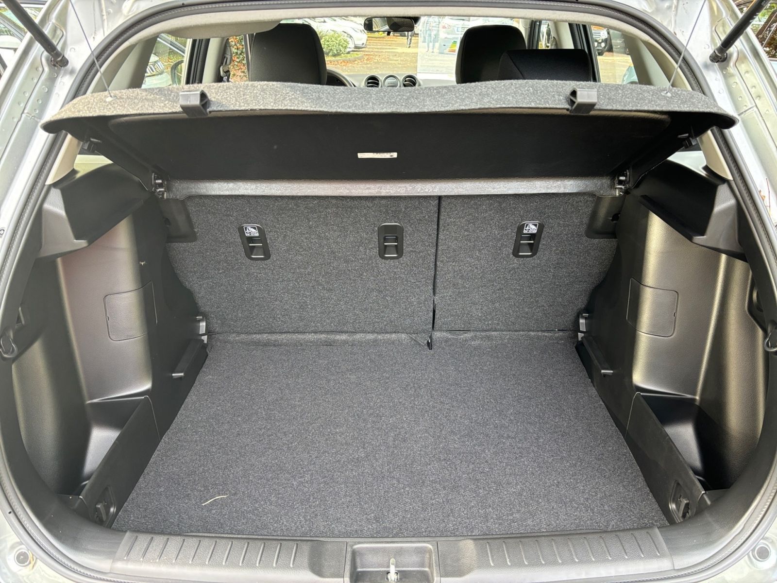 Suzuki VITARA 1.4 CLUB HYBRID - Samsaru's Car Outlet