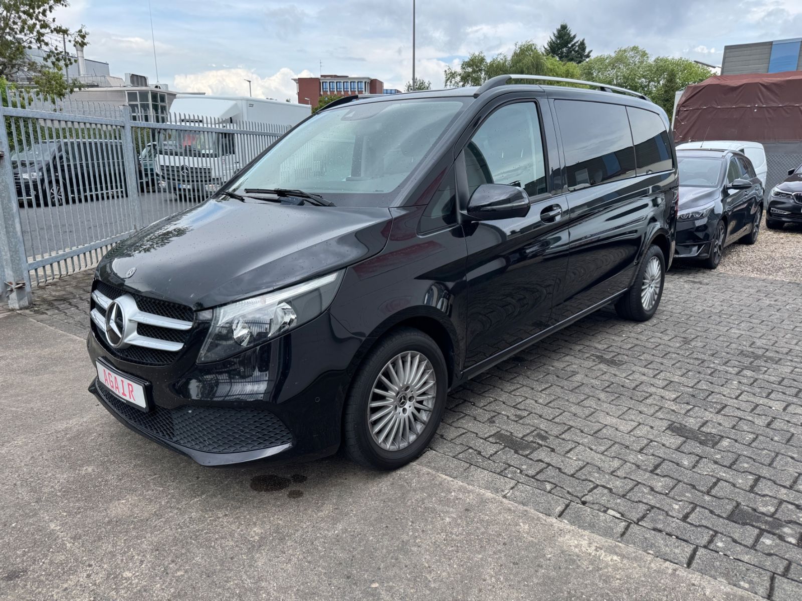 Mercedes-Benz V 250 - Samsaru's Car Outlet