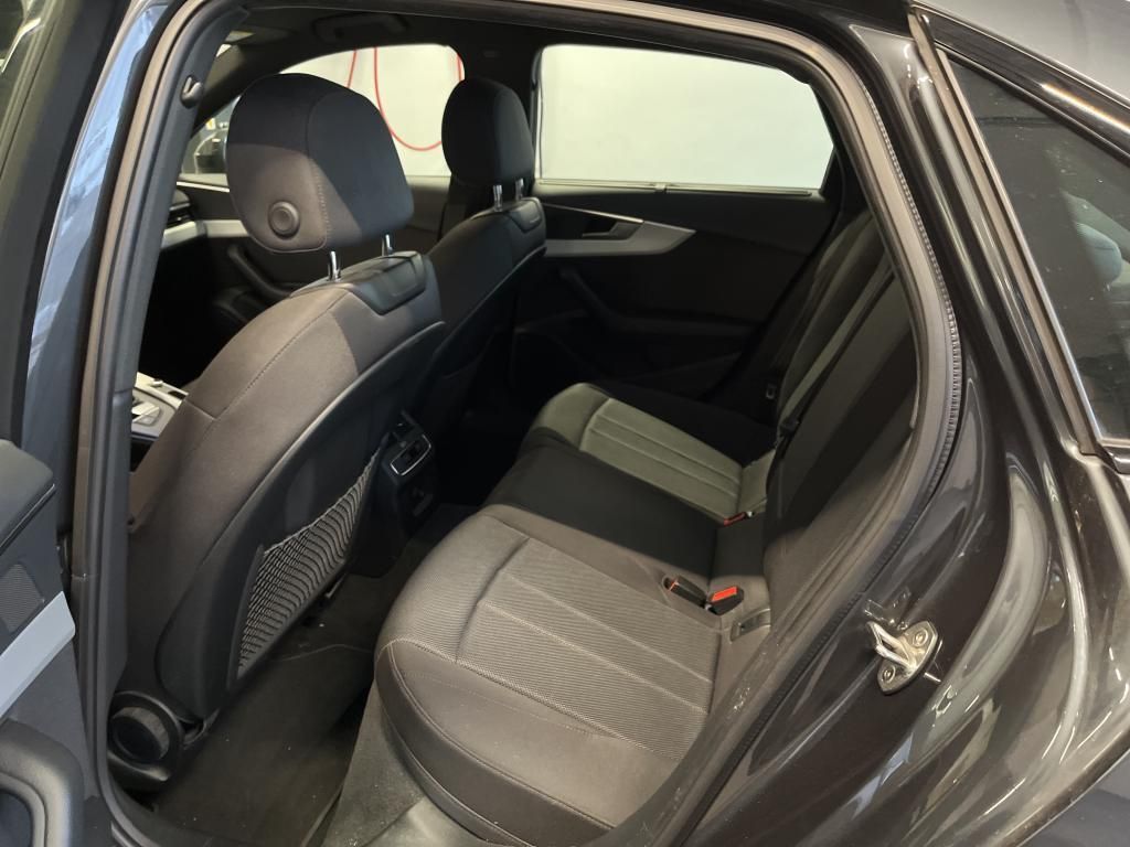 Audi A4 40 TDI quat S-TRONIC R-KAM V-COCK LED NAVI AN