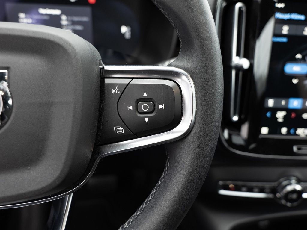 Volvo XC40 Ultimate Recharge Pure Electric AWD PANO