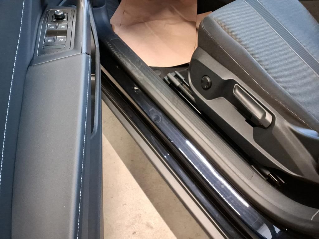 Volkswagen T-Roc Cabriolet Style 1.5 TSI - Samsaru's Car Outlet