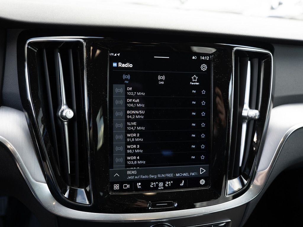 Volvo V60 T6 Core Recharge Plug-In Hybrid AWD AHK LED