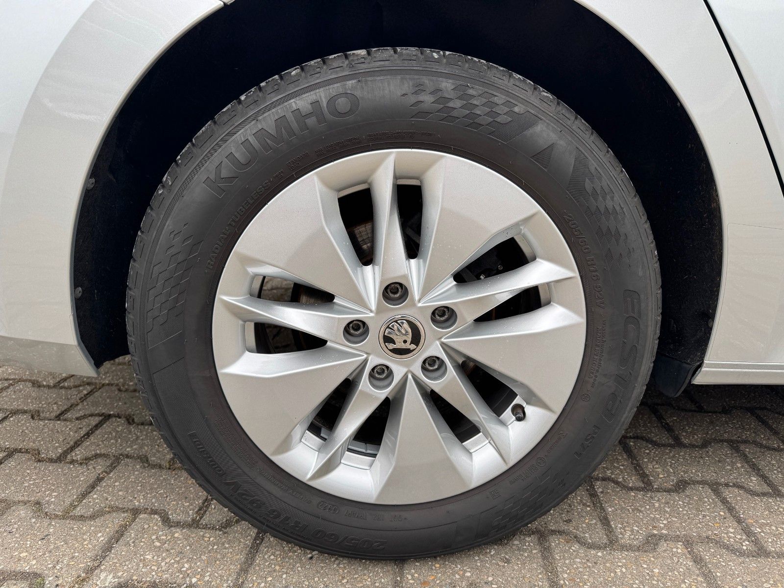 Skoda OCTAVIA COMBI AMBITION - Samsaru's Car Outlet