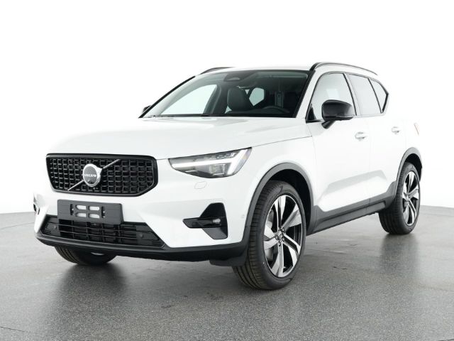 Volvo XC40 Plus Dark B4 20''LM Pano 360kam AHK Harman 