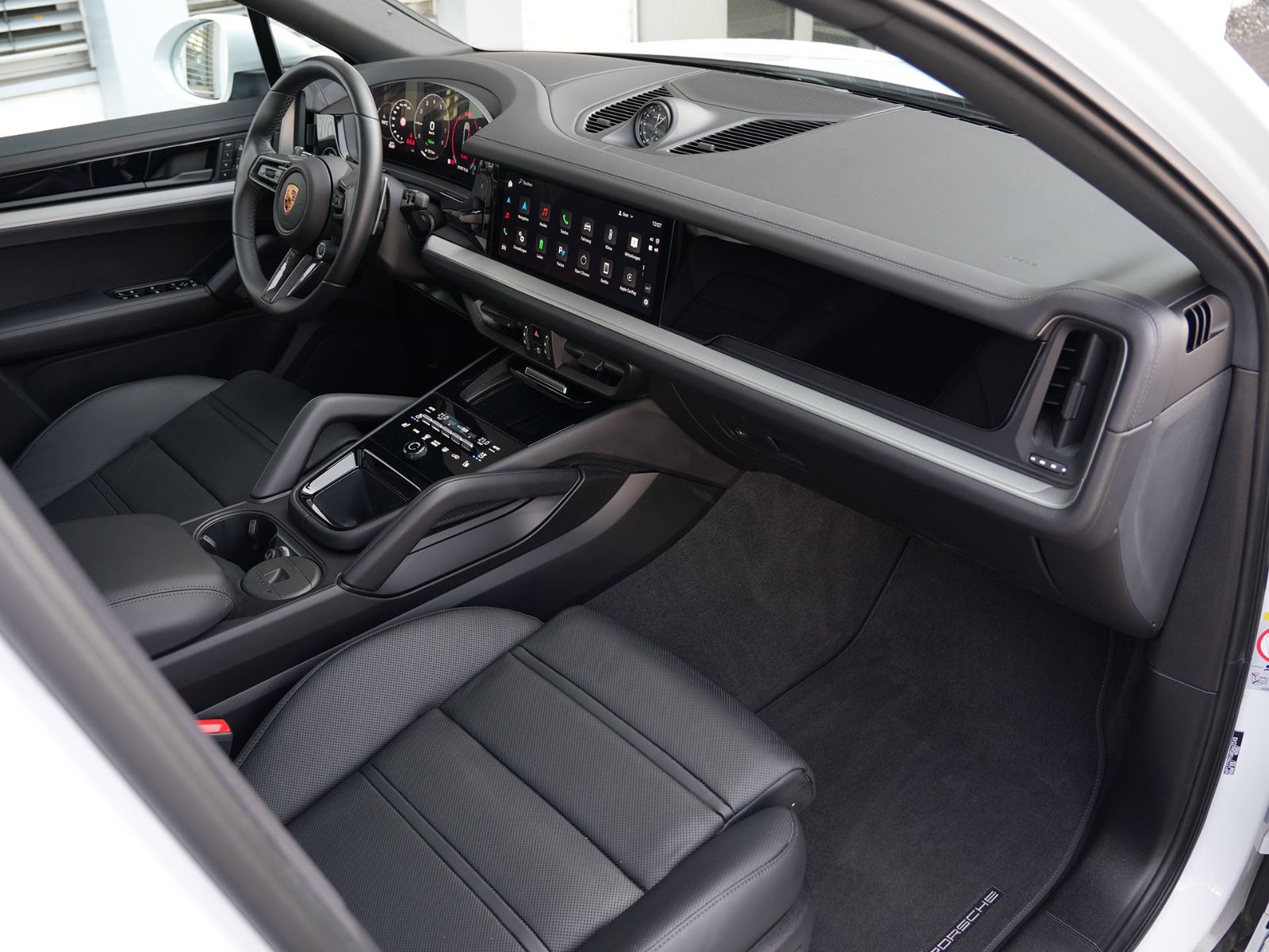 Porsche E-Hybrid Coupé SPORTDESIGN-ACC-LUFTF.-PANO-VOLL
