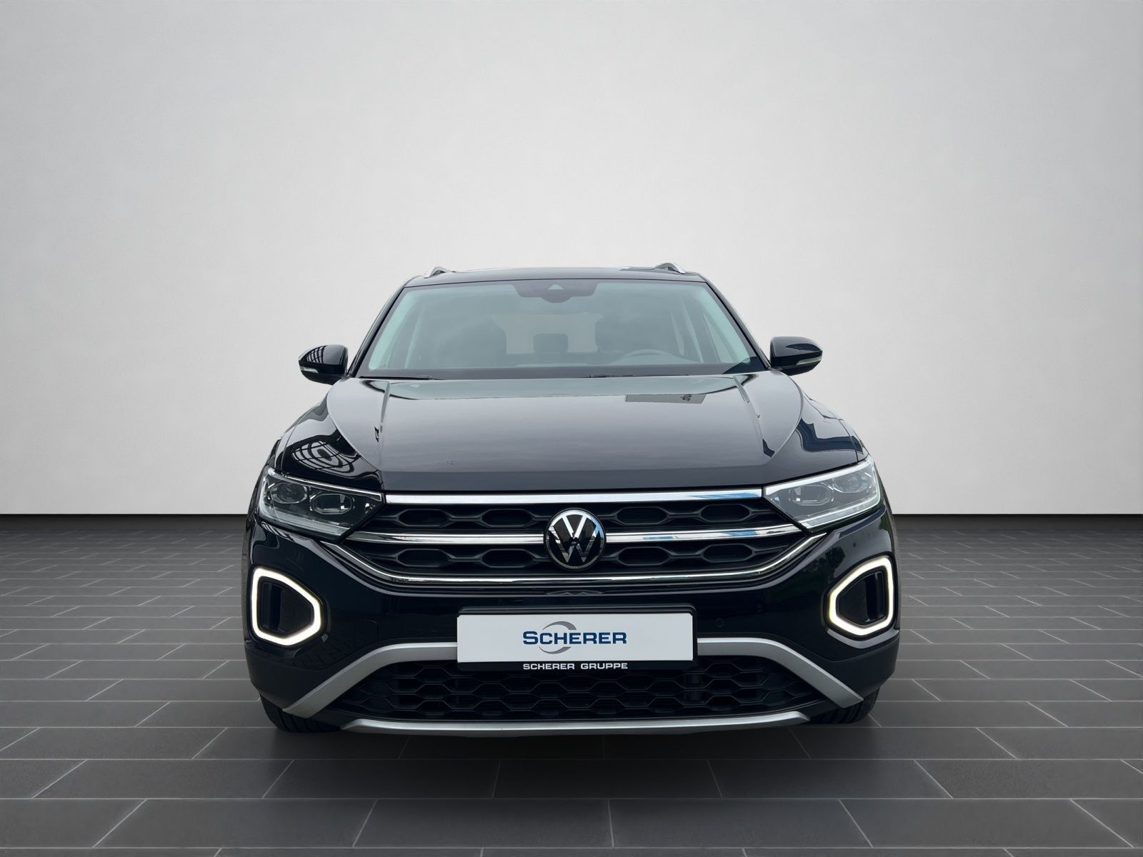 Volkswagen T-Roc 2.0 TDI Style - Samsaru's Car Outlet