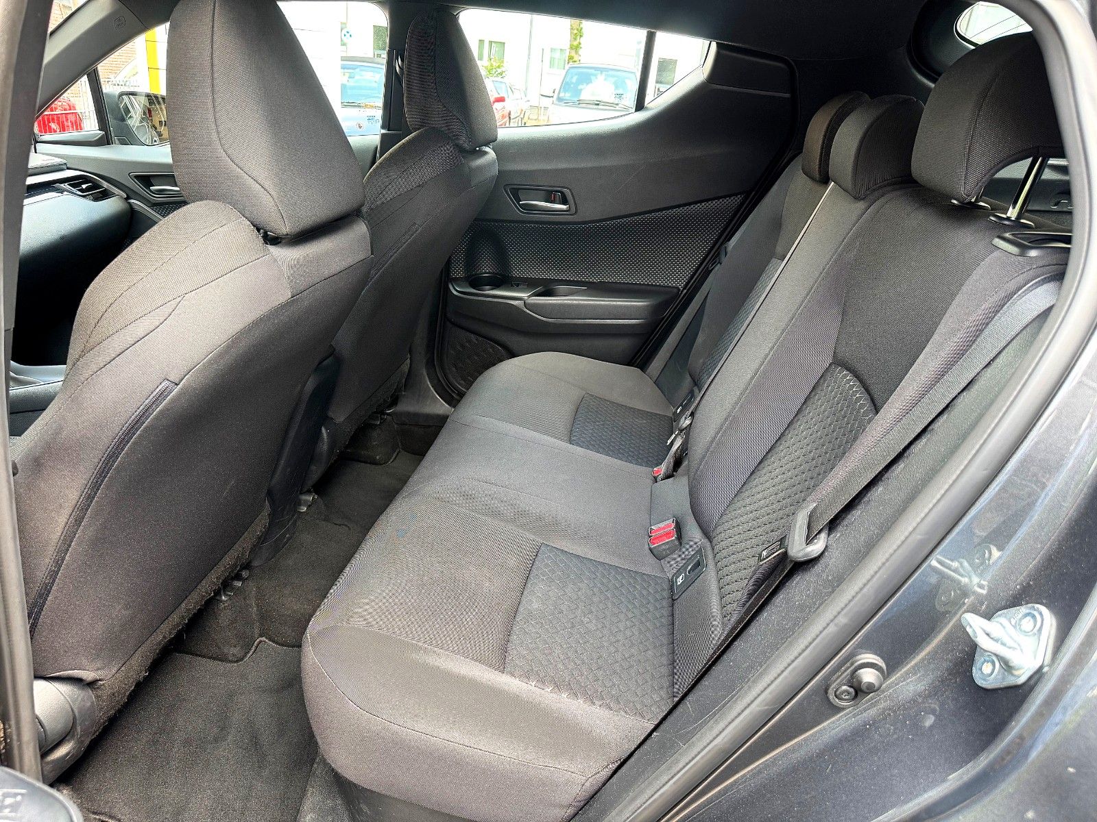 Toyota C-HR Hybrid Business Edition - Samsaru's Car Outlet