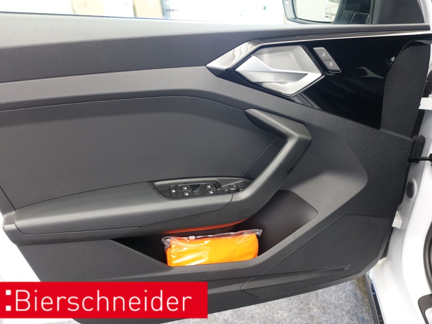 Audi A1 Sportback 25 TFSI S tronic line - Samsaru's Car Outlet