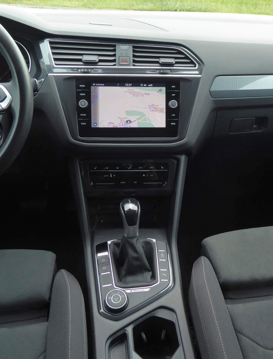 Volkswagen Tiguan Life 4Motion 2.0 TDI - Samsaru's Car Outlet