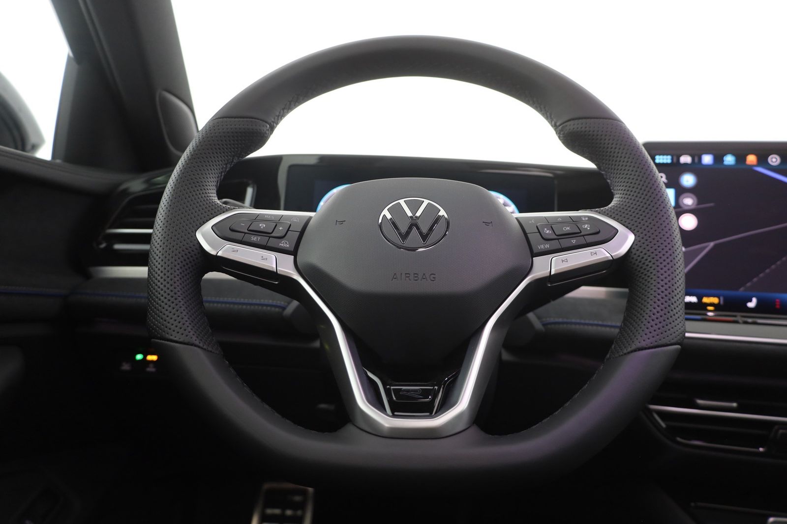 Volkswagen Passat Variant R-Line 2.0 TSI DSG Matrix Pano AH