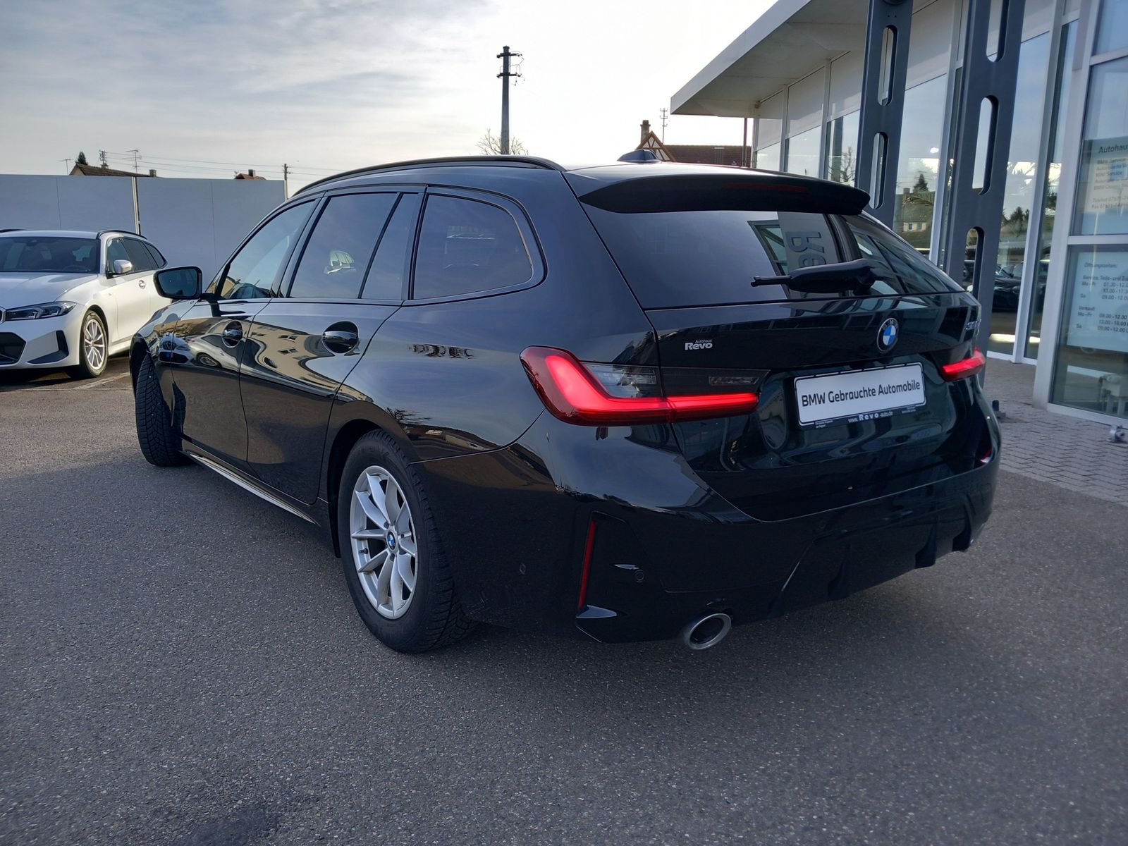 BMW 320d Touring Aut MSport - Samsaru's Car Outlet