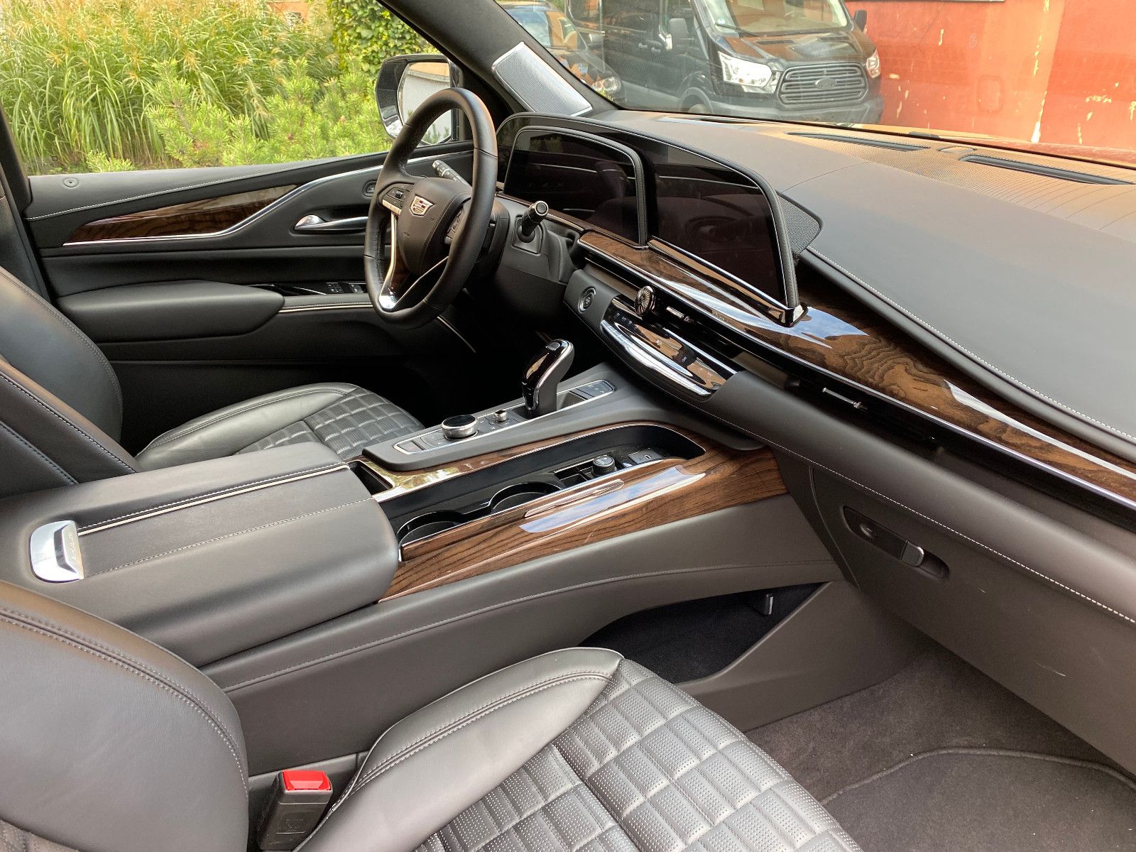 Cadillac Escalade ESV 4WD V8 Premium Platinum