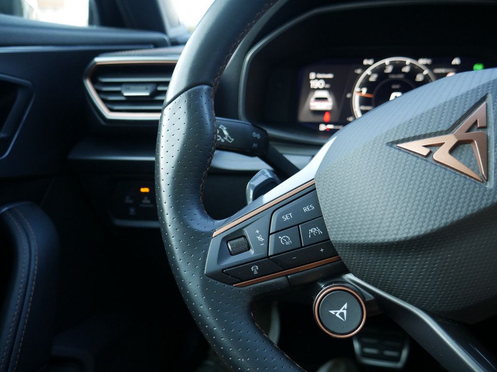 Cupra Formentor 2.0 TSI VZ NAVI AHK ACC LED PANO BEATS