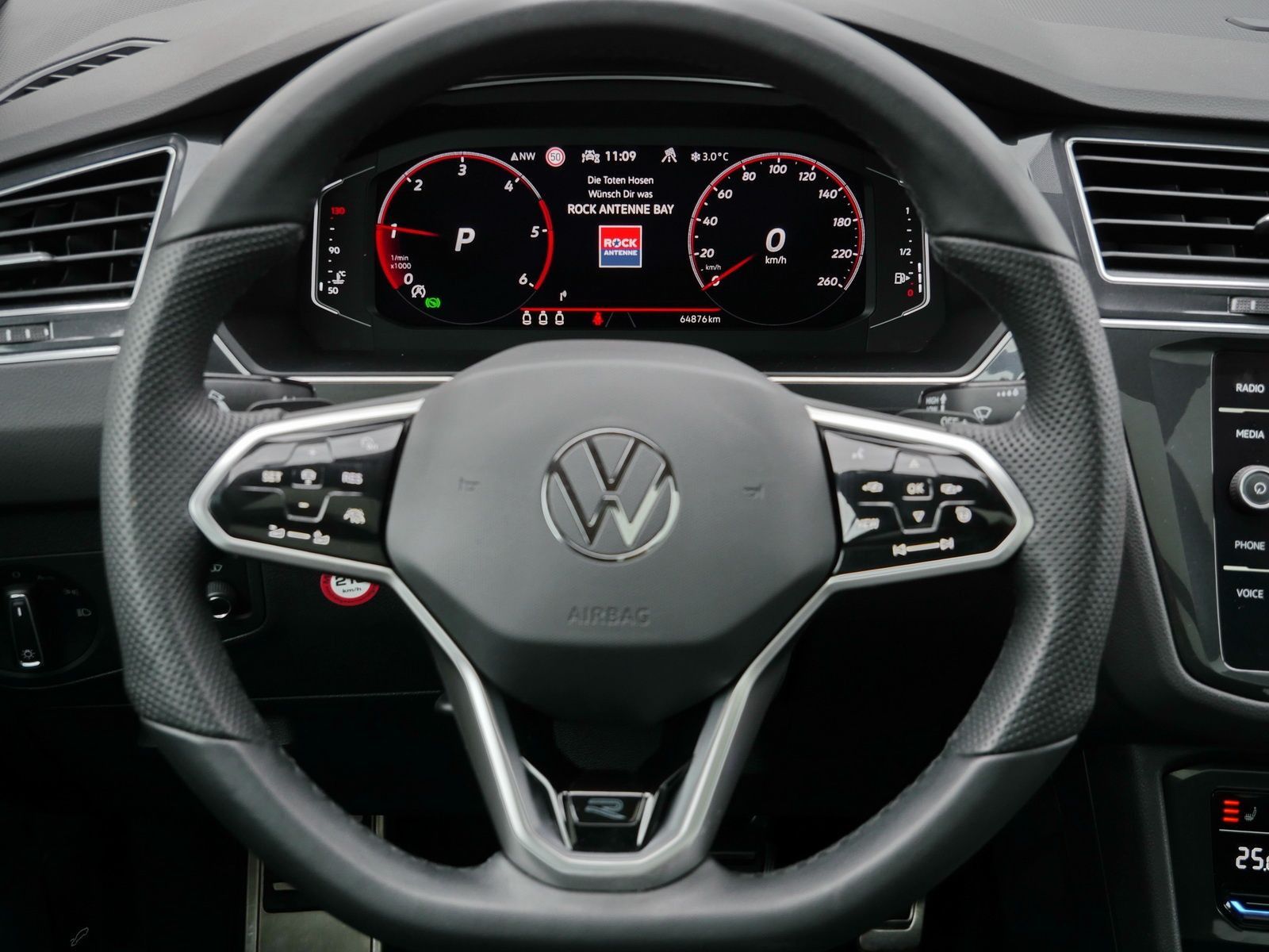 Volkswagen Tiguan 2.0 TDI R-Line Leder*PANO*HuD*IQ.LIGHT*