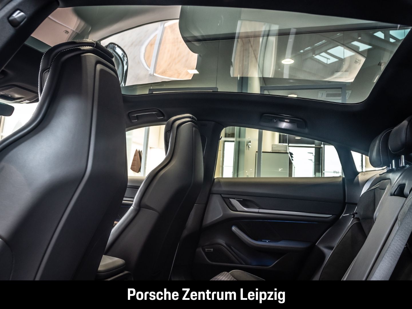 Porsche Taycan 4 Massage Sitzlüftung Bose ACC SportChron