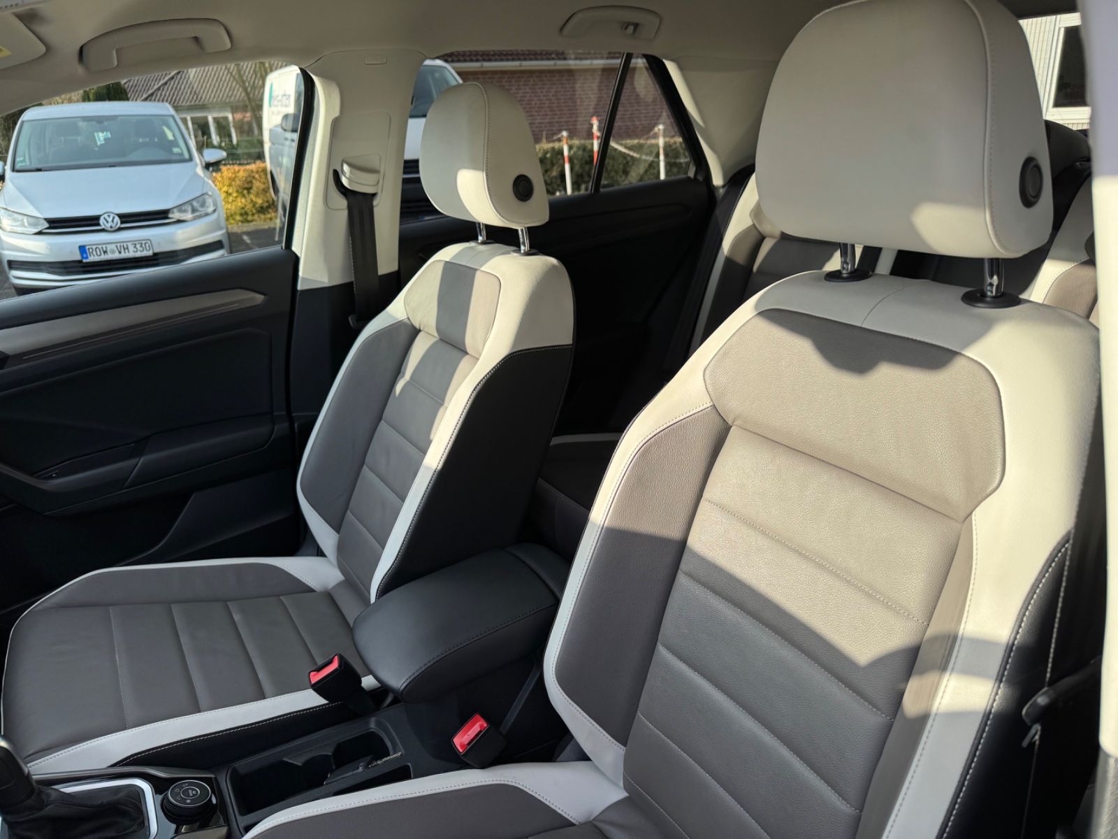 Volkswagen T-Roc Style 4Motion R-Line - Samsaru's Car Outlet