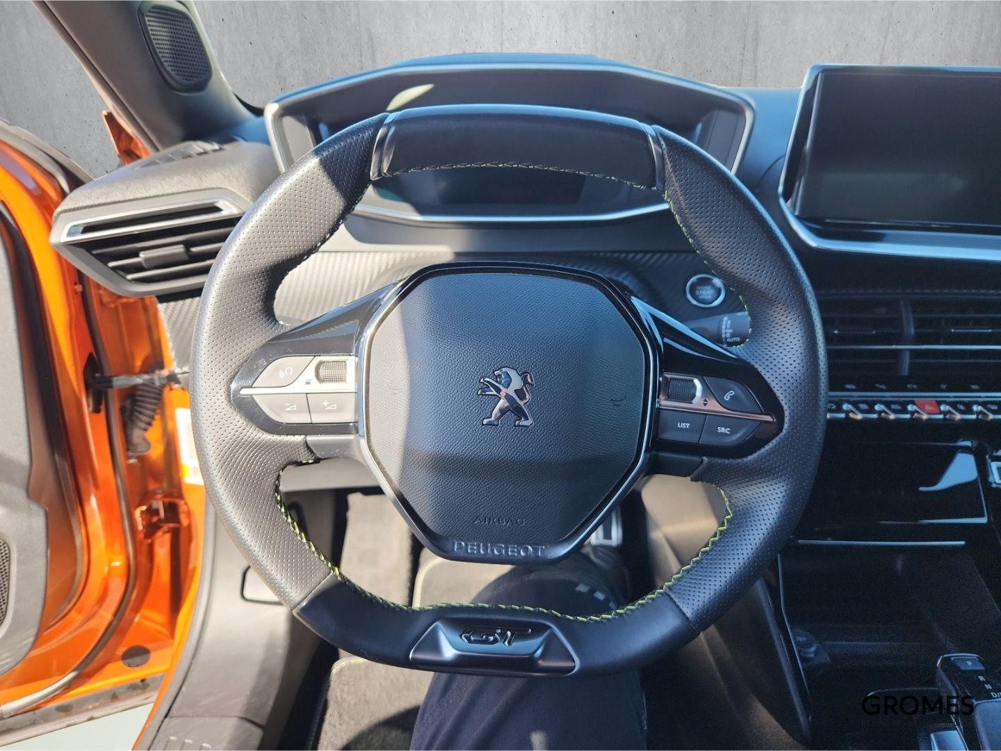Peugeot 2008 e 136 GT - Samsaru's Car Outlet