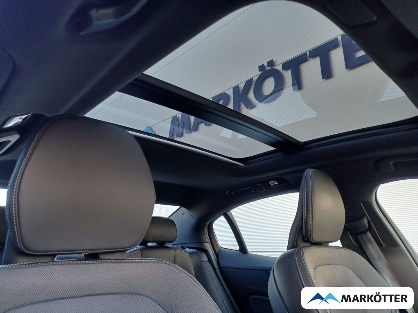 Volvo S60 T8 Ultimate Dark Plug-In Hybrid AHK/PANO/360