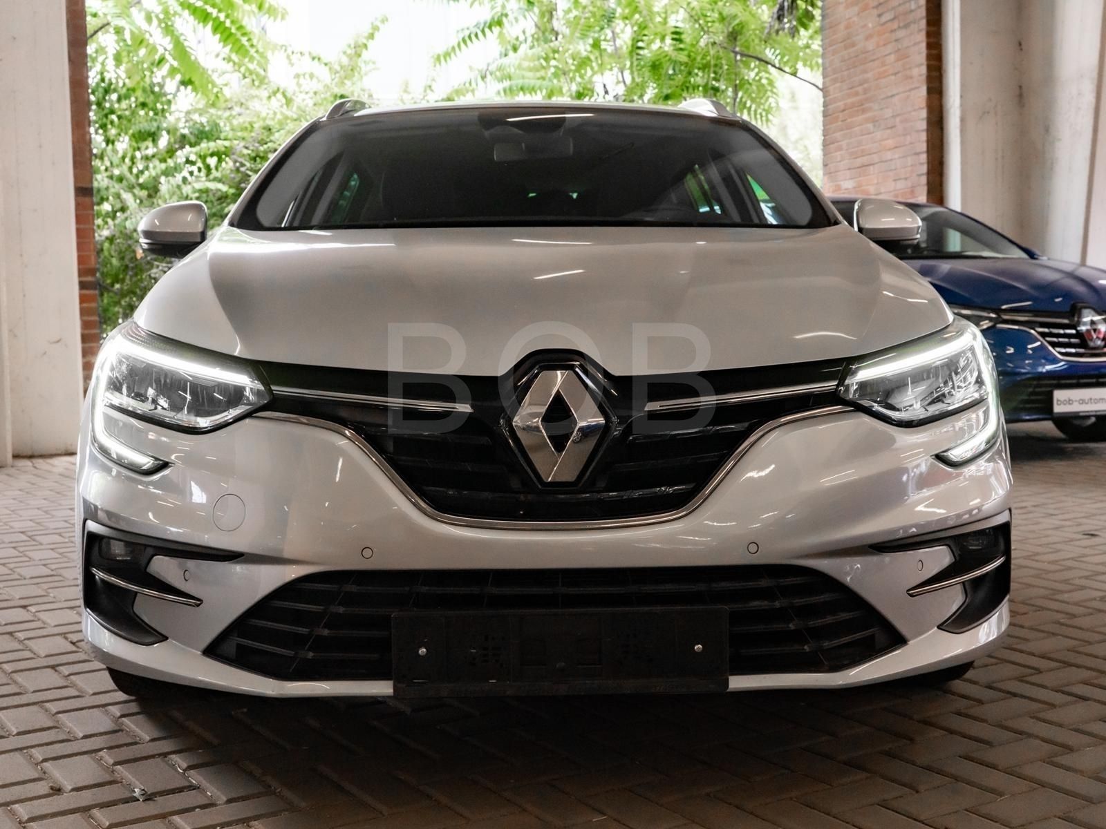 Renault Megane Grandtour ZEN E-TECH Plug-in - Samsaru's Car Outlet