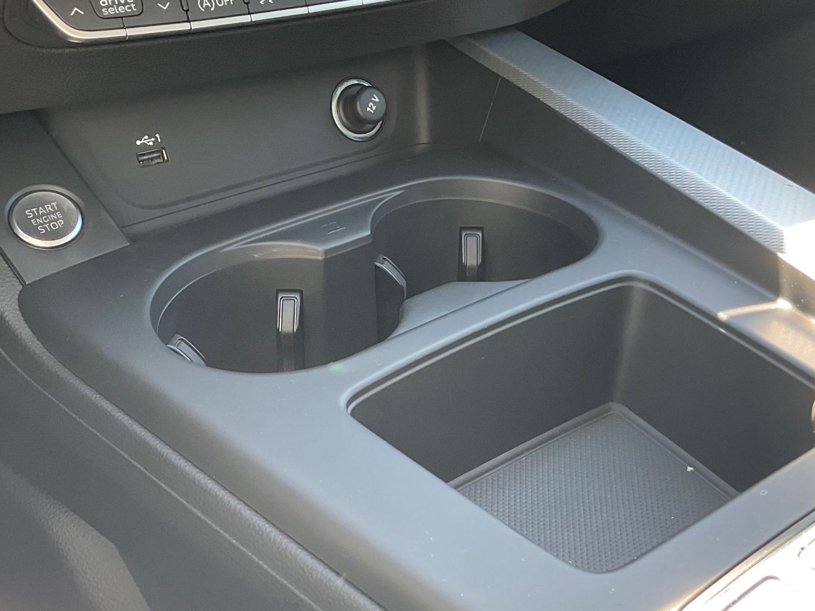 Audi A4 Av.40 TFSI S line S-tronic - Samsaru's Car Outlet