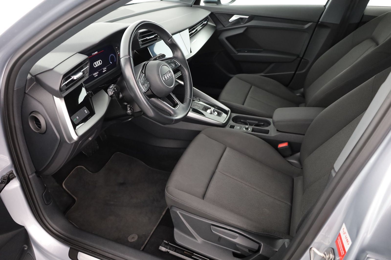 Audi A3 35 TDI S-Tronic Limousine LED Navi AHK Tempo