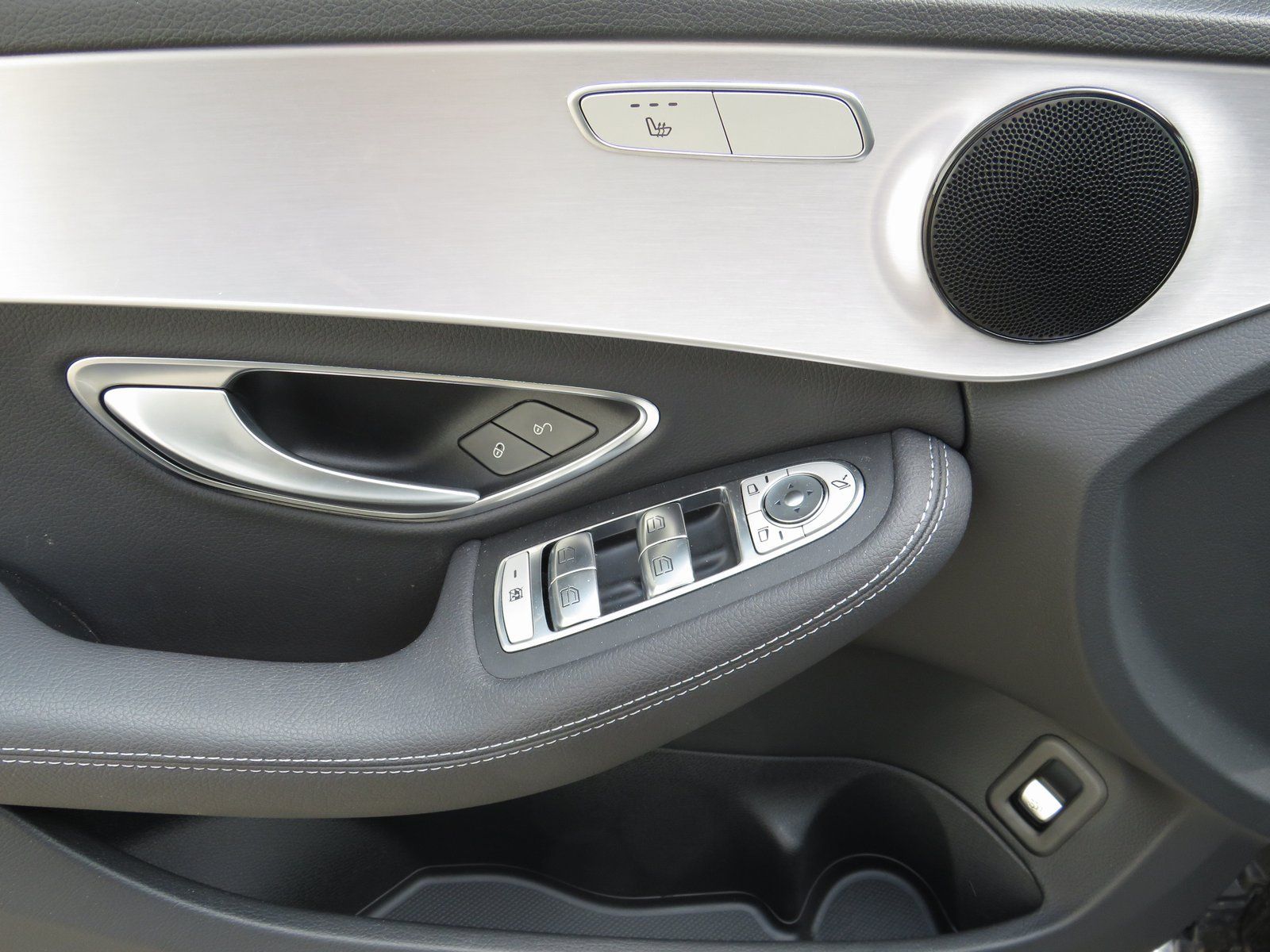 Mercedes-Benz C 200 Avantg. - Samsaru's Car Outlet