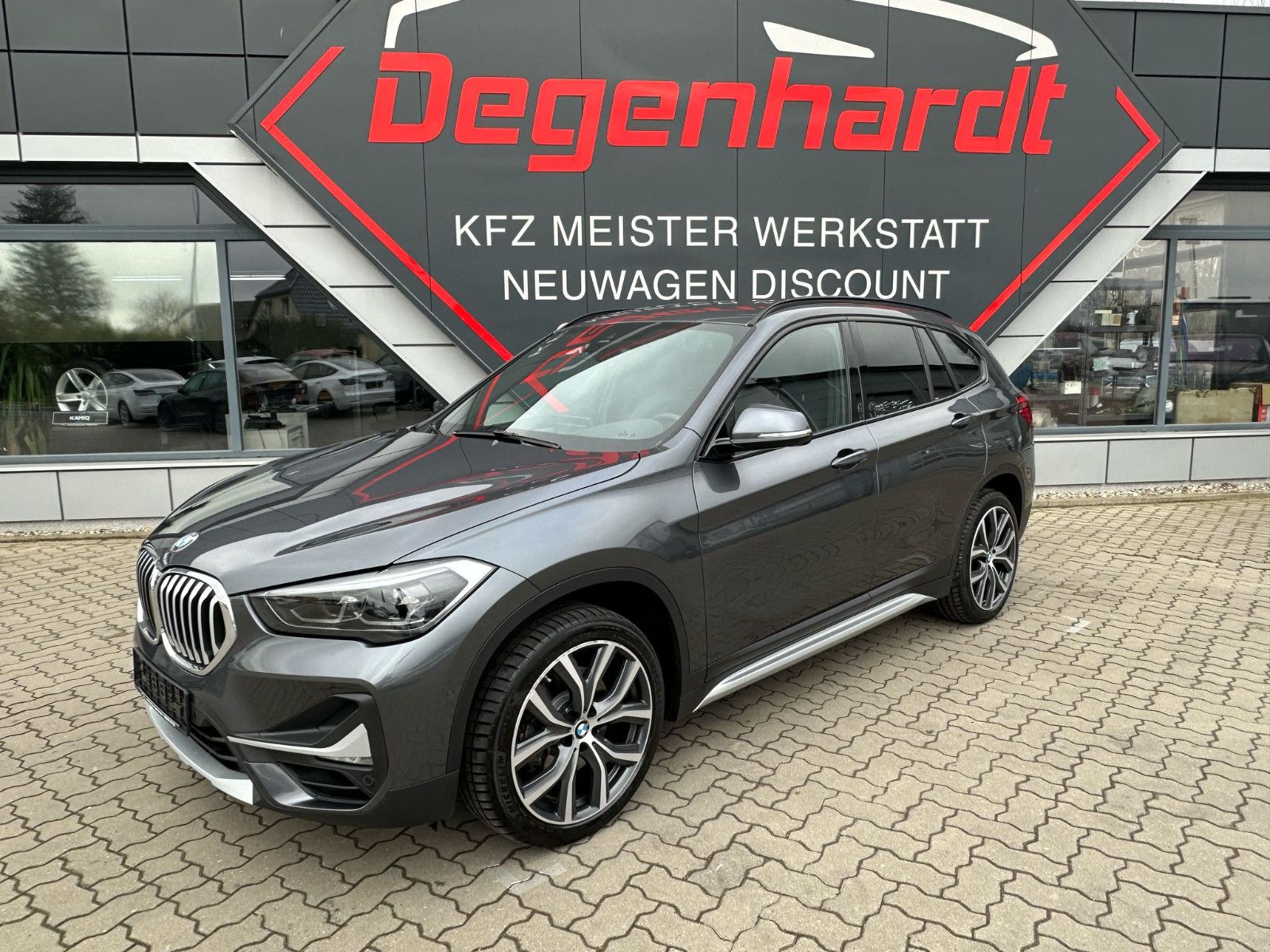 BMW X1 xDrive 25 i xLine - Samsaru's Car Outlet