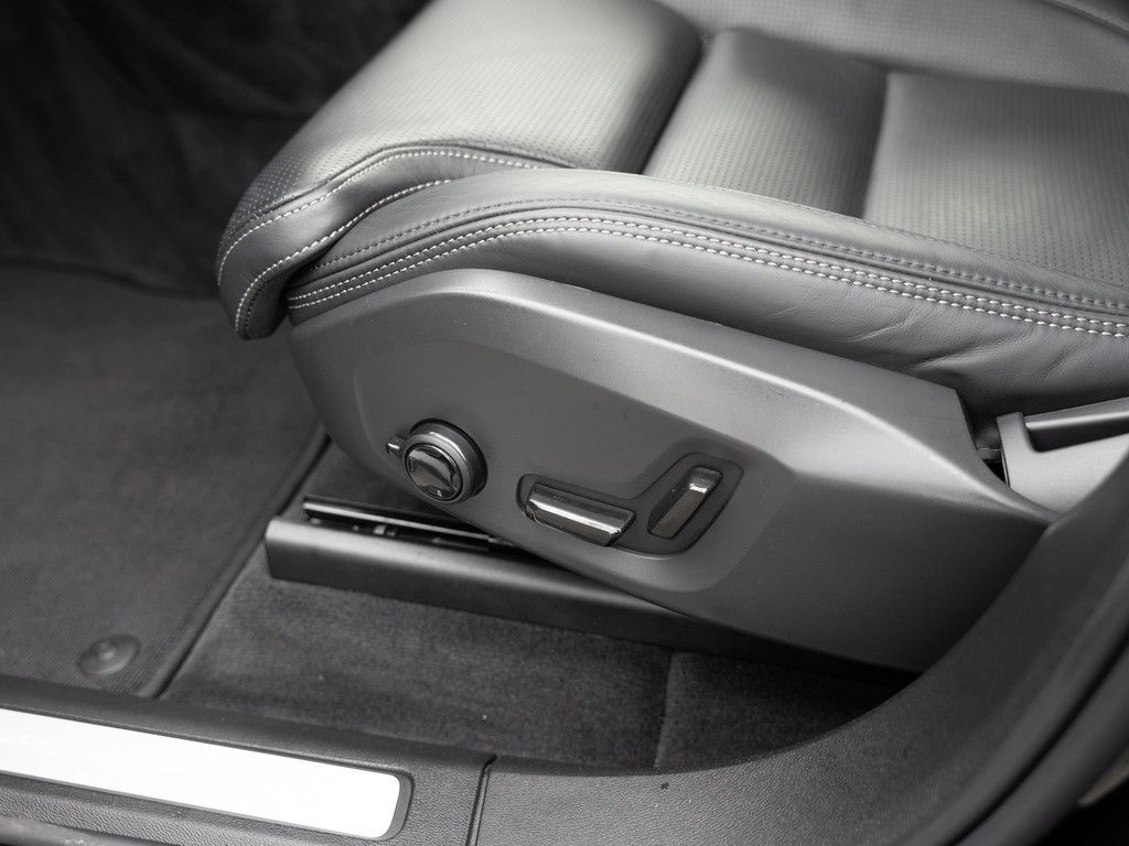 Volvo XC60 T6 AWD Inscription LED AHK 360° H/K PANO