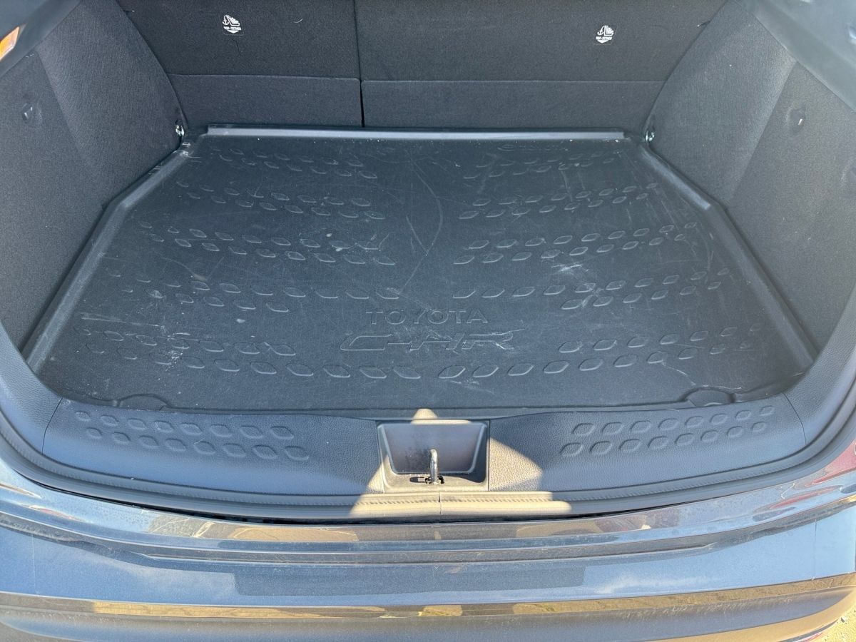 Toyota C-HR 2.0 - Samsaru's Car Outlet