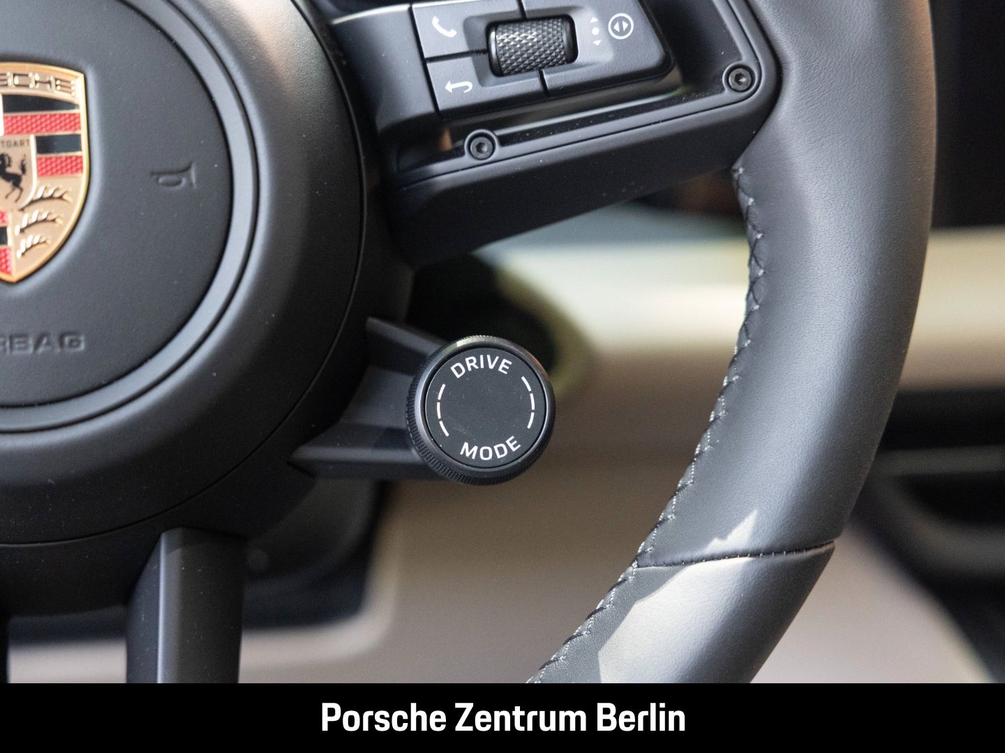 Porsche Macan 4S Burmester Rückfahrkamera Panorama LED