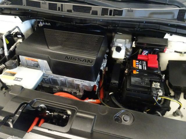 Nissan Leaf N-Connecta - Samsaru's Car Outlet