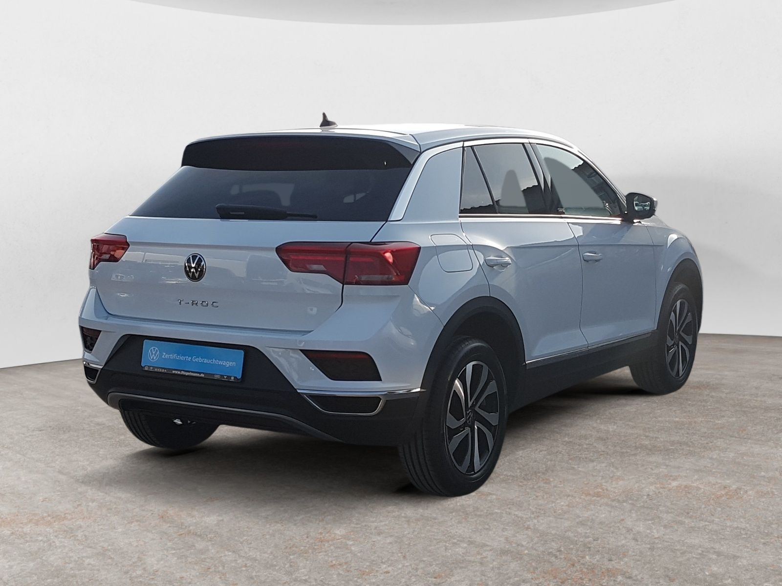 Volkswagen T-Roc 1.5 TSI DSG Active - Samsaru's Car Outlet