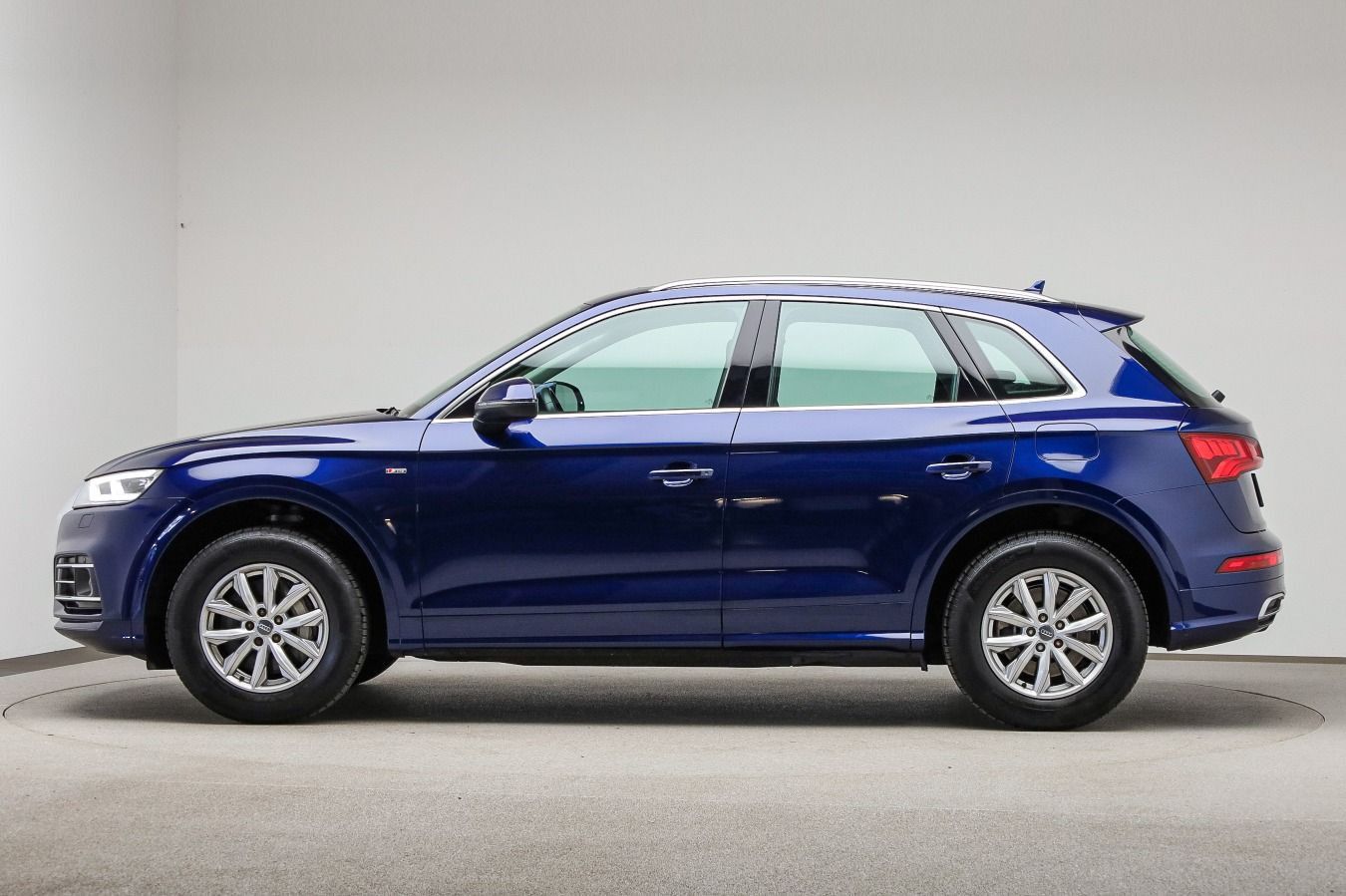 Audi Q5 50 TFSI e quattro - Samsaru's Car Outlet