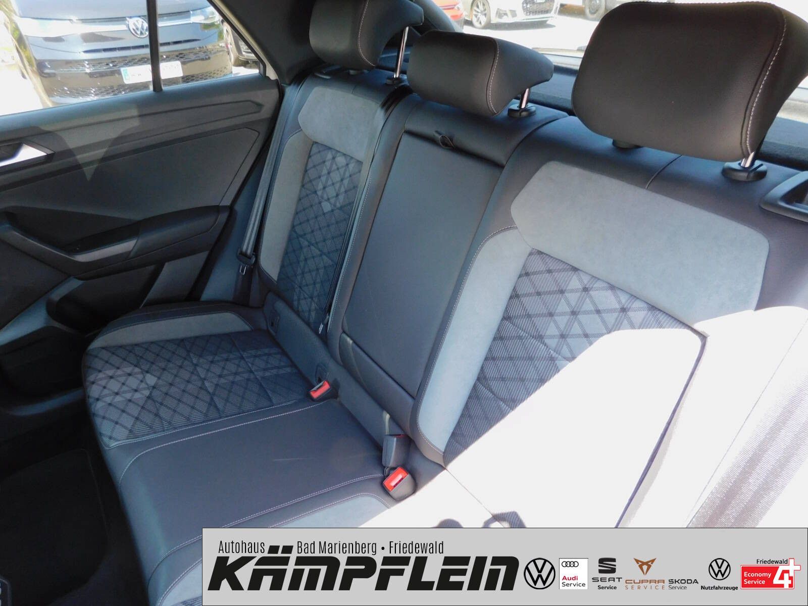 Volkswagen T-Roc R-Line 1.5TSI DSG - Samsaru's Car Outlet