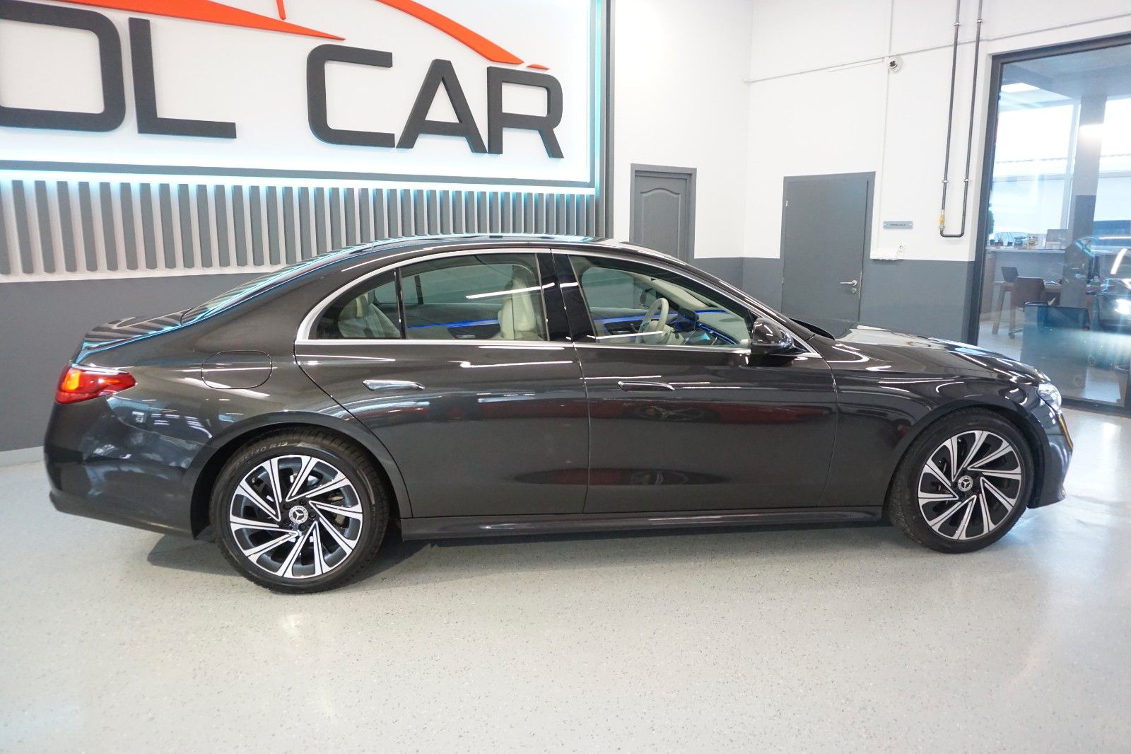 Mercedes-Benz E 220 d Avantgarde Advanced Plus - Samsaru's Car Outlet